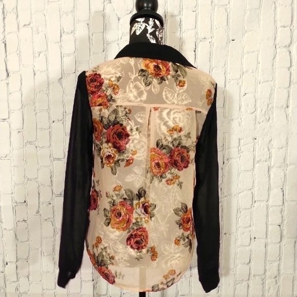 Forever21 Floral Blouse Size Small - Picture 3 of 4